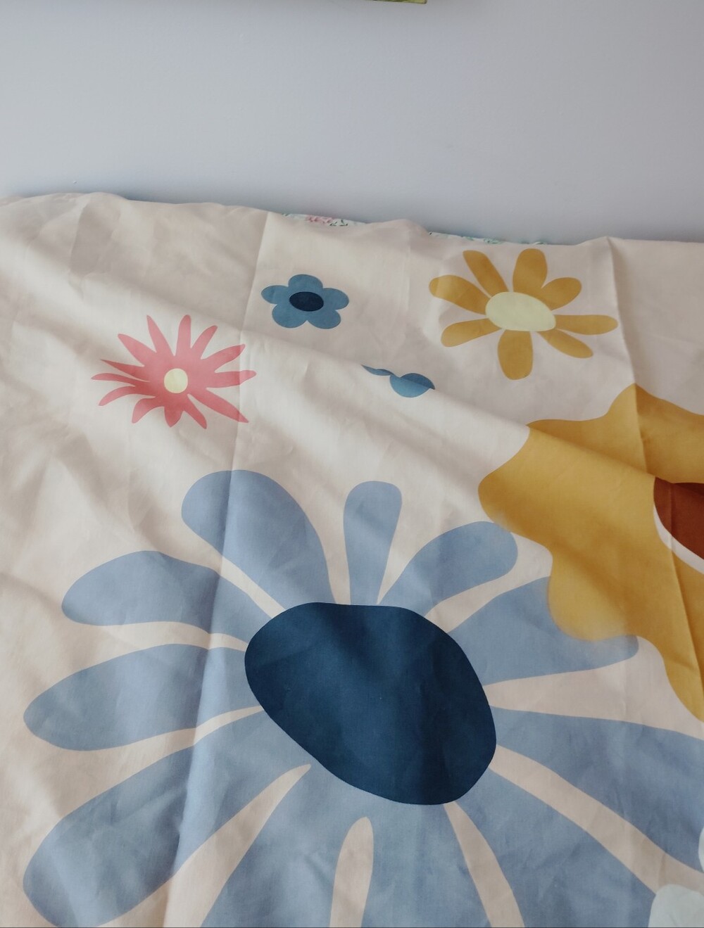 Large Flower Patterned Shower Curtain Pillowfort Mod Like New - Picture 3 of 5